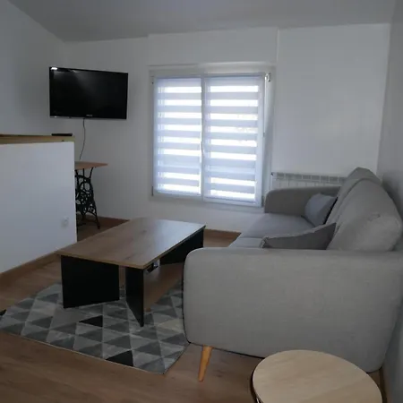 Appartement T2, au calme. La Roche-sur-Yon Extérieur photo
